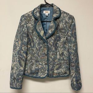 Beautiful ladies coat in excellent condition